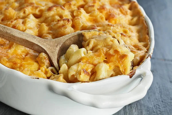Macaroni and Cheese with Spoon — Stock Photo, Image