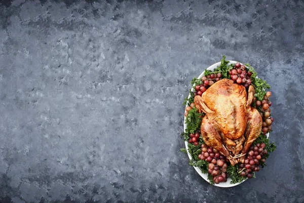 Overhead skott av läckra rostade Thanksgiving kalkon — Stockfoto