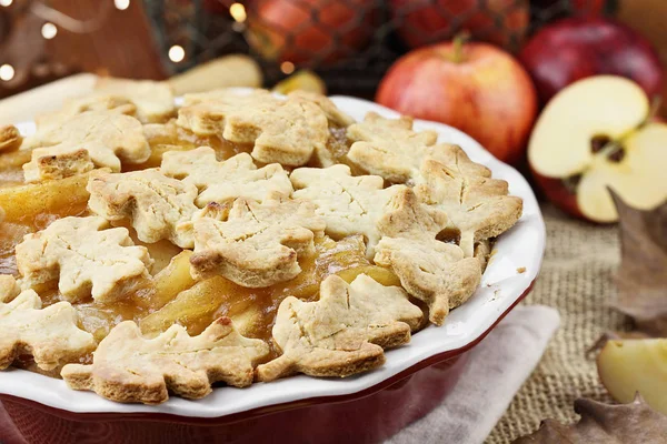 Pretty Baked Apple Pie — Stock Photo, Image
