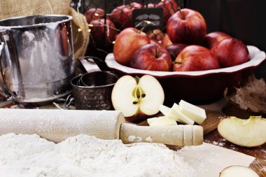 elmalı turta malzemeleri.