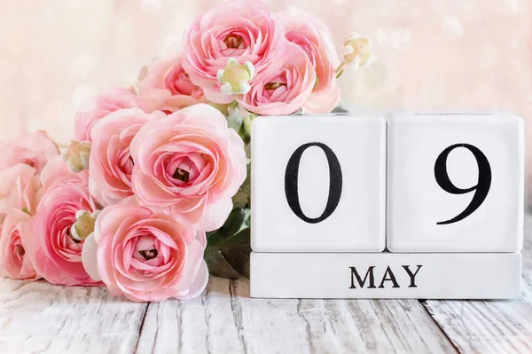 White Wood Calendar Blocks Date May 9Th Selective Focus Blurred — Stock Photo, Image
