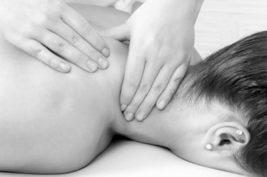 Profesyonel sırt masajı Sağlık Spa siyah beyaz kızı