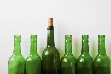 Birçok eski şişe