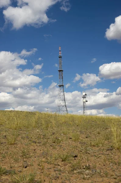 Torre de comunicaciones y cielo — Foto de Stock