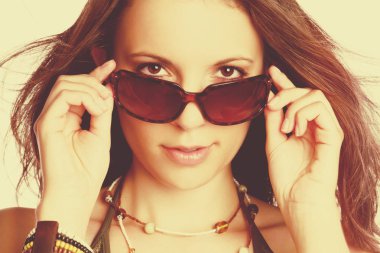Seksi Güneş Gözlüklü Kadın