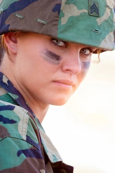 軍の女性の肖像画 — ストック写真