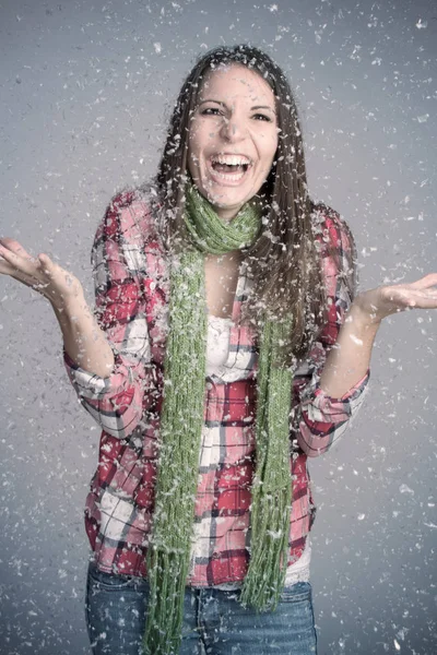 Glückliches Schneemädchen — Stockfoto