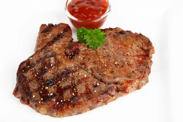 Steak daging sapi dengan latar belakang putih — Stok Foto