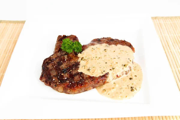 Steak dengan saus lada — Stok Foto