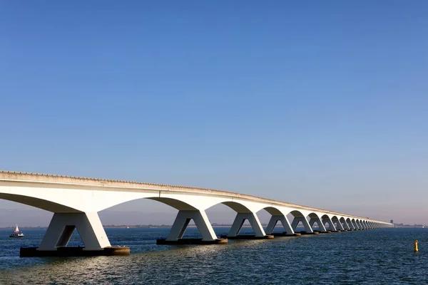 De Zeelandbrug in Nederland — Stockfoto