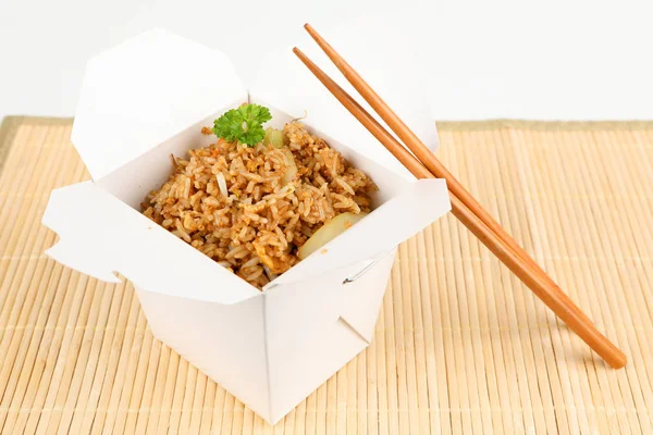 Asijská rýže se zeleninou — Stock fotografie