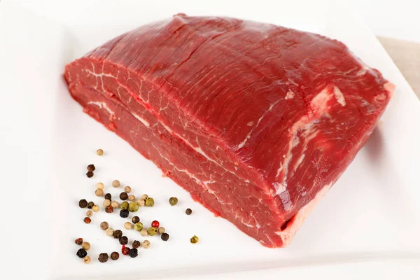 Ruwe droge leeftijd flank steak — Stockfoto