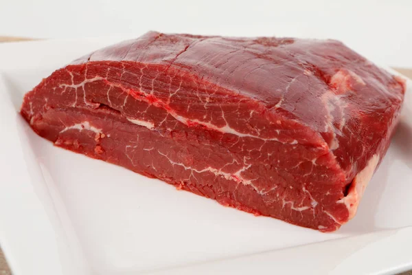 Roh getrocknetes, gereiftes Flank Steak — Stockfoto