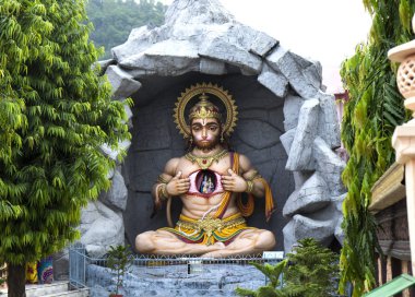 Rishikesh Hindu Tanrı Hanuman heykeli. Hindistan
