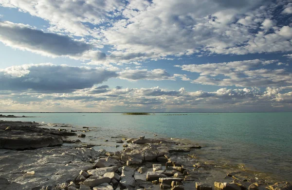 Balchasjsjön lake, centrala Kazakstan — Stockfoto