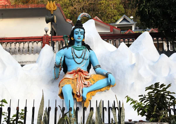 Standbeeld van Hindu Lord Shiva, Rishikesh. India — Stockfoto