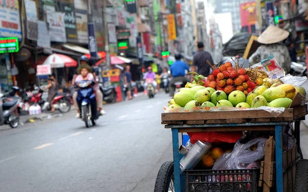 Ho Chi Minh city, Vietnam için Vietnamca sokakta meyve