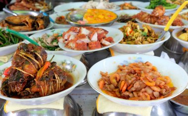 Ho Chi Minh city, Vietnam sokakta geleneksel gıda