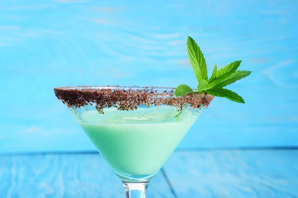Closeup chocolate mint grasshopper cocktail — Stockfoto