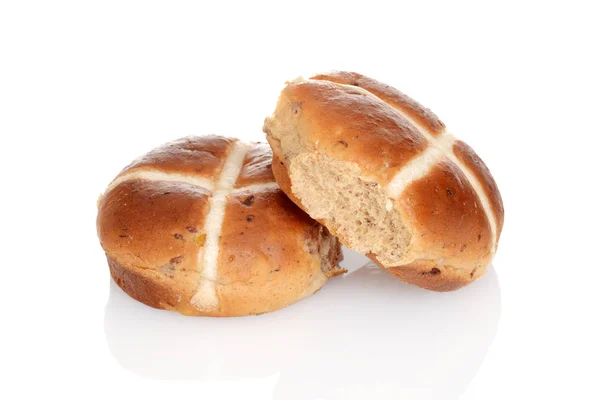 Heiße Kreuzbrötchen mit Rosinen — Stockfoto