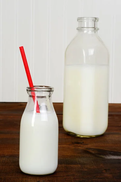 신선한 우유의 큰 유리 — 스톡 사진