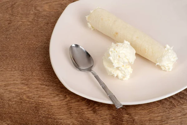 Vanilla ice cream crepe with a spoon — Stock Photo, Image