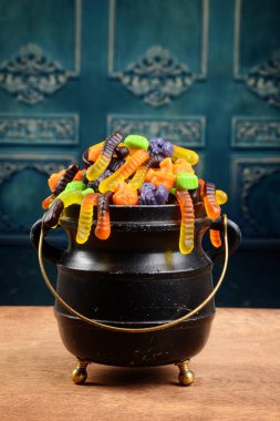 çeşitli Cadılar bayramı şekeri kazan