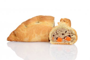 Beyaz Cornish mantı kesme