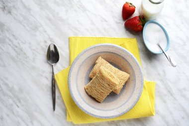 Üst manzara öğütülmüş buğday gevreği kasede