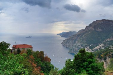 Positano Nocelle bulutlu bir öğleden sonra gelen