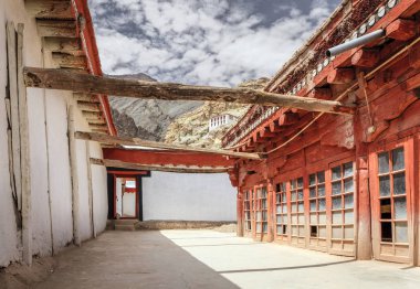 Budist rahipler çeyrek