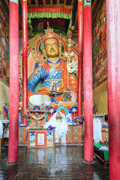 Interieur van boeddhistische tempel — Stockfoto