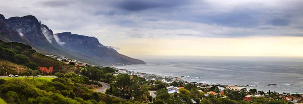 Camps Bay en Ciudad del Cabo — Foto de Stock