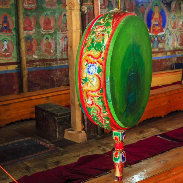 Ceremoniella trumma i buddhistiska tempel — Stockfoto