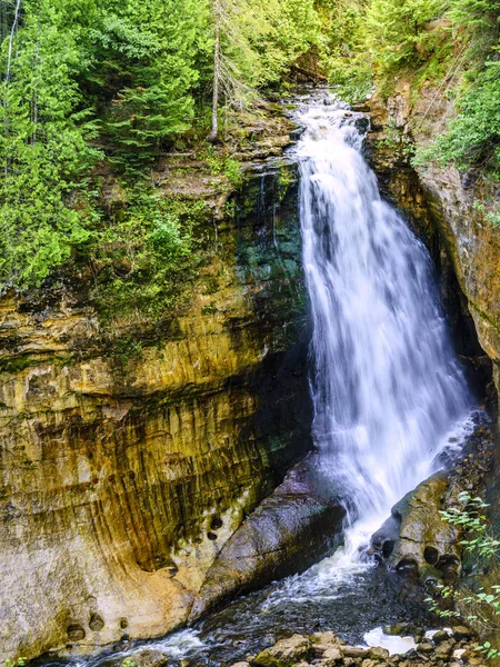 Madenciler Falls doğal görünümü — Stok fotoğraf