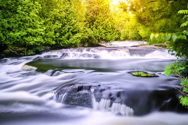 Bond Falls v horní poloostrov — Stock fotografie