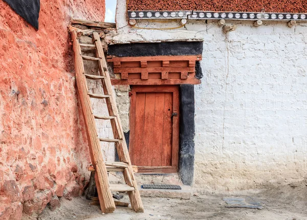 avlu Diskit Budist manastırda