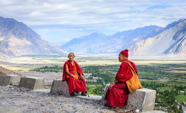 Rahipler Diskit Manastırı