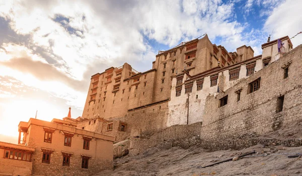 Leh Tsemo Hill'de sarayının Leh