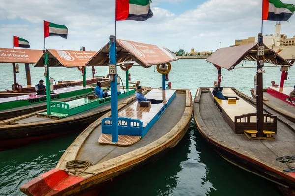 Abras auf dubai creek — Stockfoto