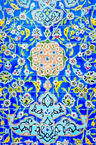 Azulejos decorativos en la pared — Foto de Stock