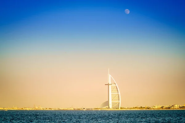 Dubai Uea November 2016 Bulan Terbit Atas Burj Arab — Stok Foto