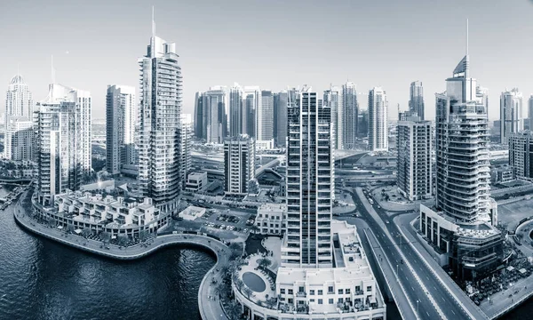Panoramę Dubaju Zjednoczonych Emiratach Arabskich Godzinach Wieczornych — Zdjęcie stockowe