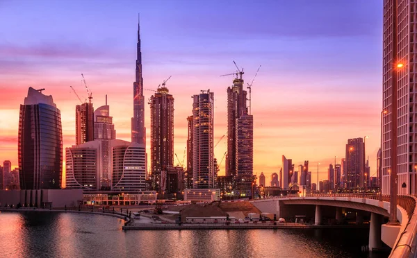 Günbatımında Downtown Dubai Siluetinin Doğal Görünümü — Stok fotoğraf