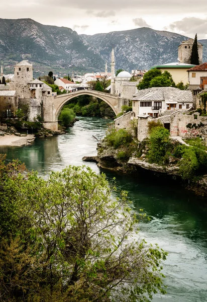 Γραφική Θέα Στην Πόλη Του Μόσταρ Και Τον Ποταμό Νερέτβα — Φωτογραφία Αρχείου