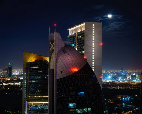 Начало Полнолуния Затмения Над Дубаем Ночью — стоковое фото