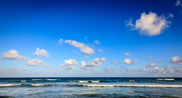 Vista Panorâmica Mar Caribe Céu Azul Com Nuvens Brancas Bvi — Fotografia de Stock
