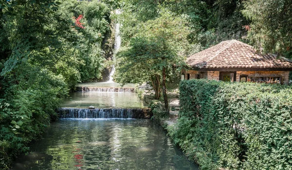 Cascada Jardines Botánicos Del Palacio Balchik Bulgaria — Foto de Stock