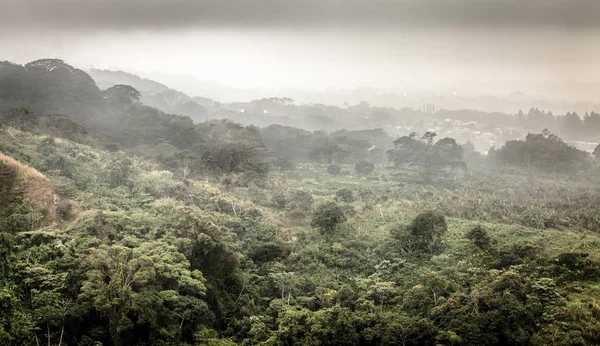Déšť nad krajinou v Kostarice — Stock fotografie