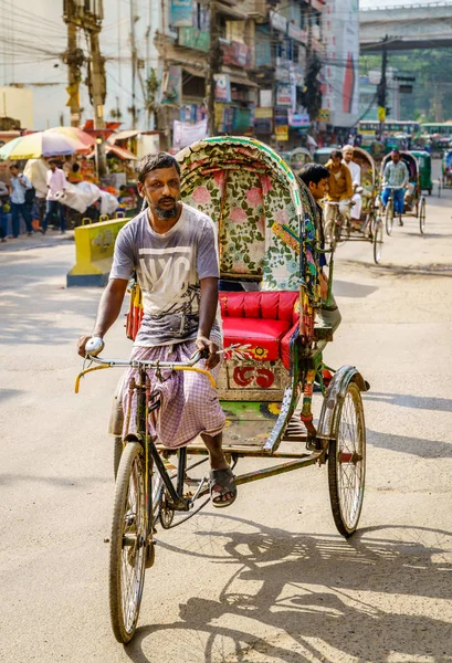 Chittagong Bangladesh December 2017 Typisch Straatleven Met Riksja Verkeer Chittagong — Stockfoto